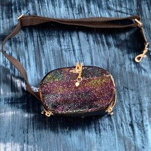 Cute Henri Bendel fanny pack!